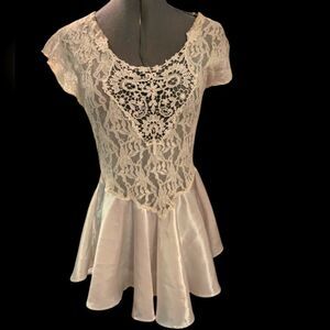 Vintage women's lace & satin‎ gown lingerie size medium